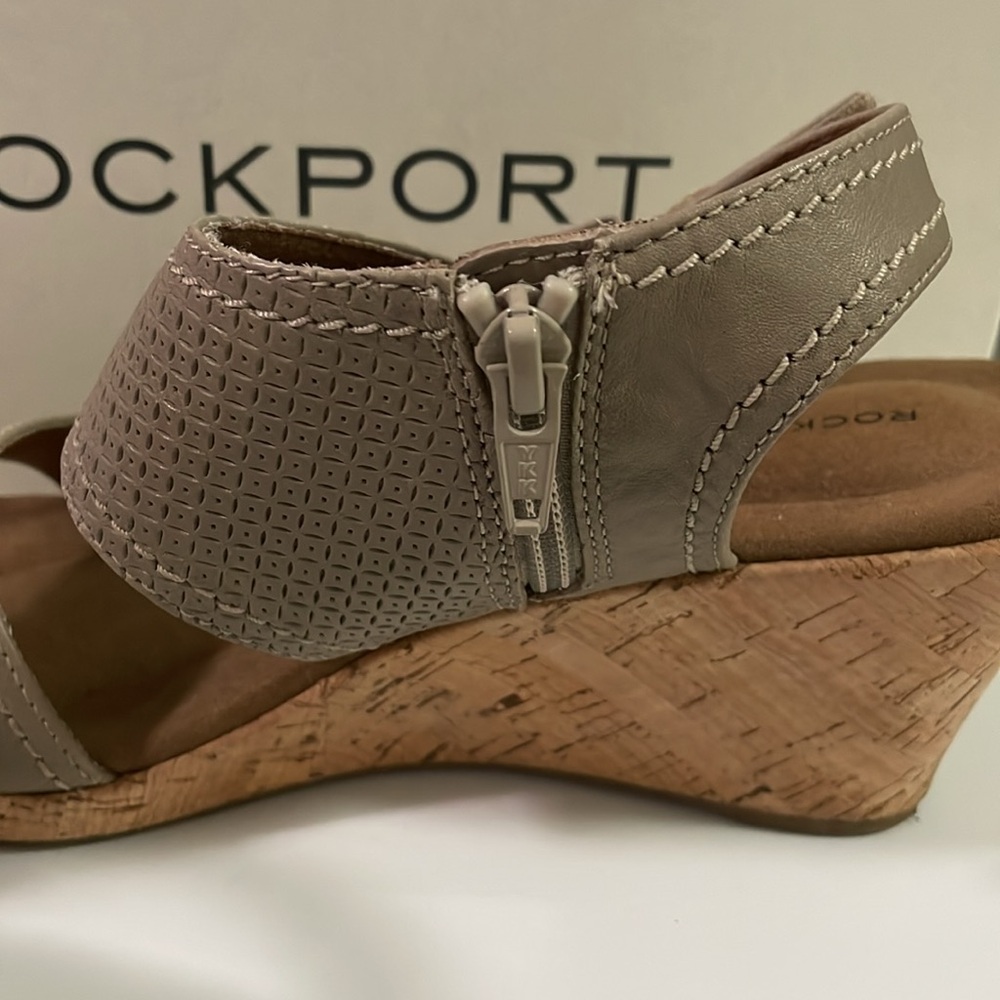 Rockport Beige Wedge Sandals women's size 8.5 - Picture 8 of 8